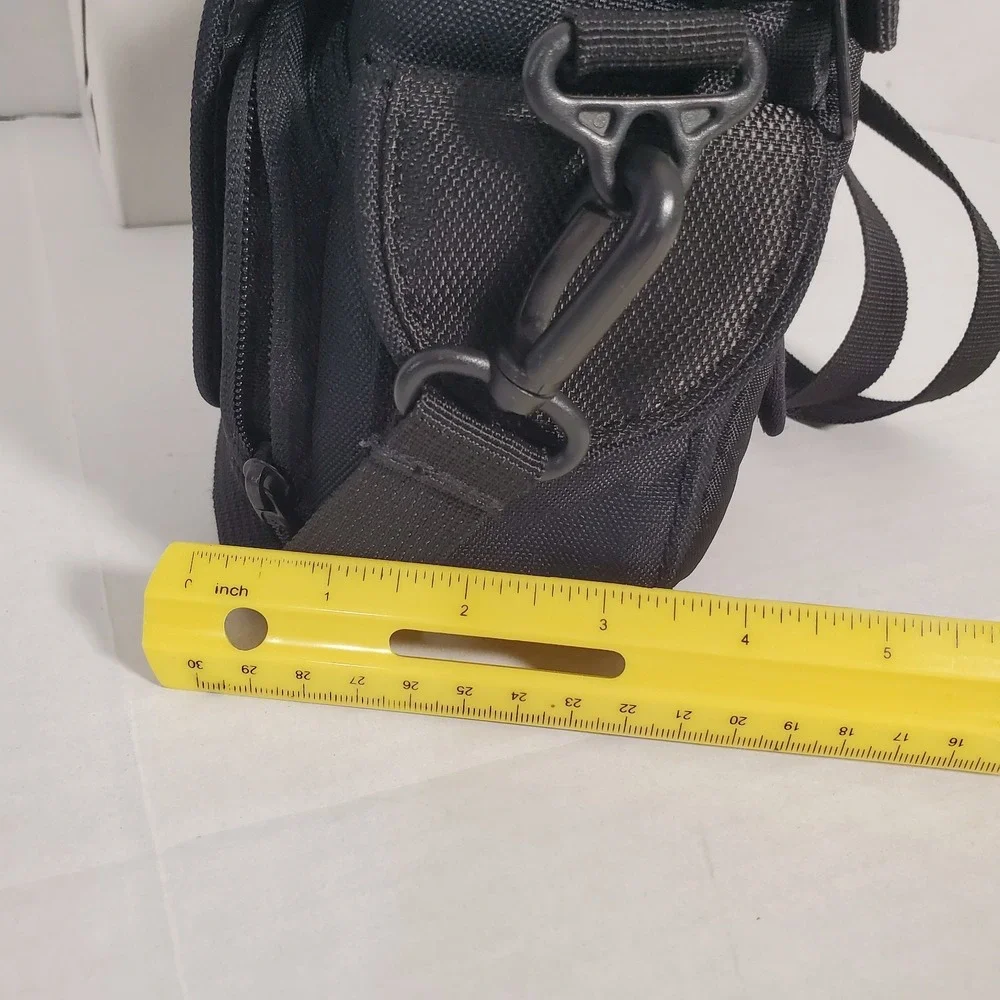 HEAVY DUTY PADDED LOWEPRO EDIT-100 CAMERA‎ BAG - BLACK - With Shoulder Strap LN